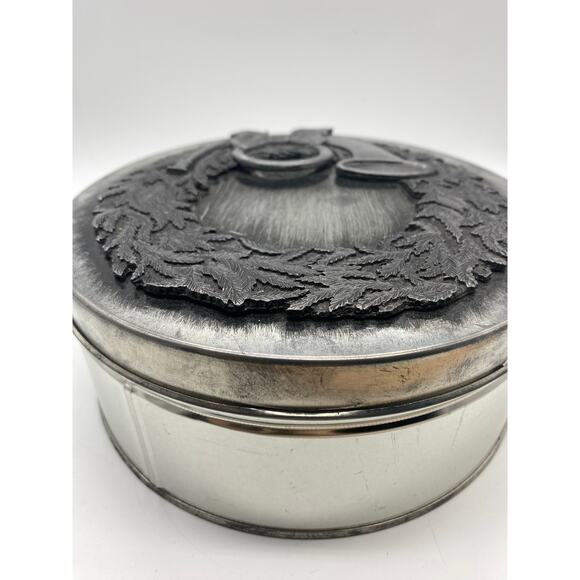 Vintage Christmas Tin Pewter Wreath Horn Trumpet Candy Cookies 5.25” Metzke - Picture 7 of 8